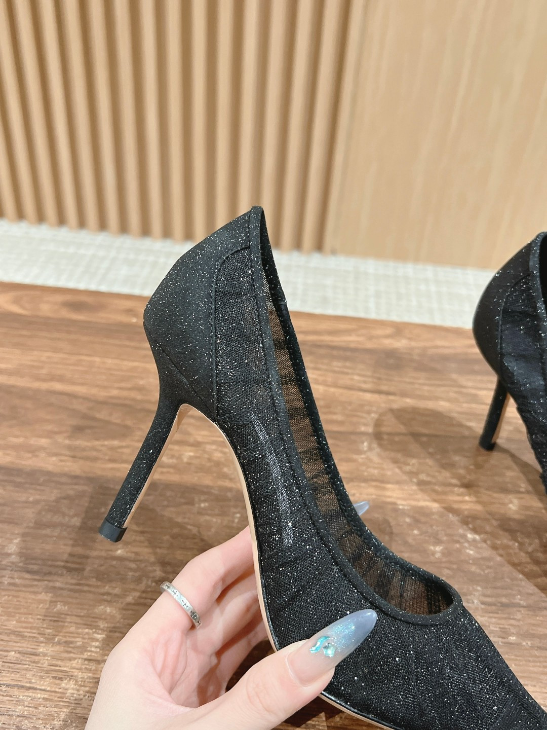 UA J1m*y Ch00 Pumps