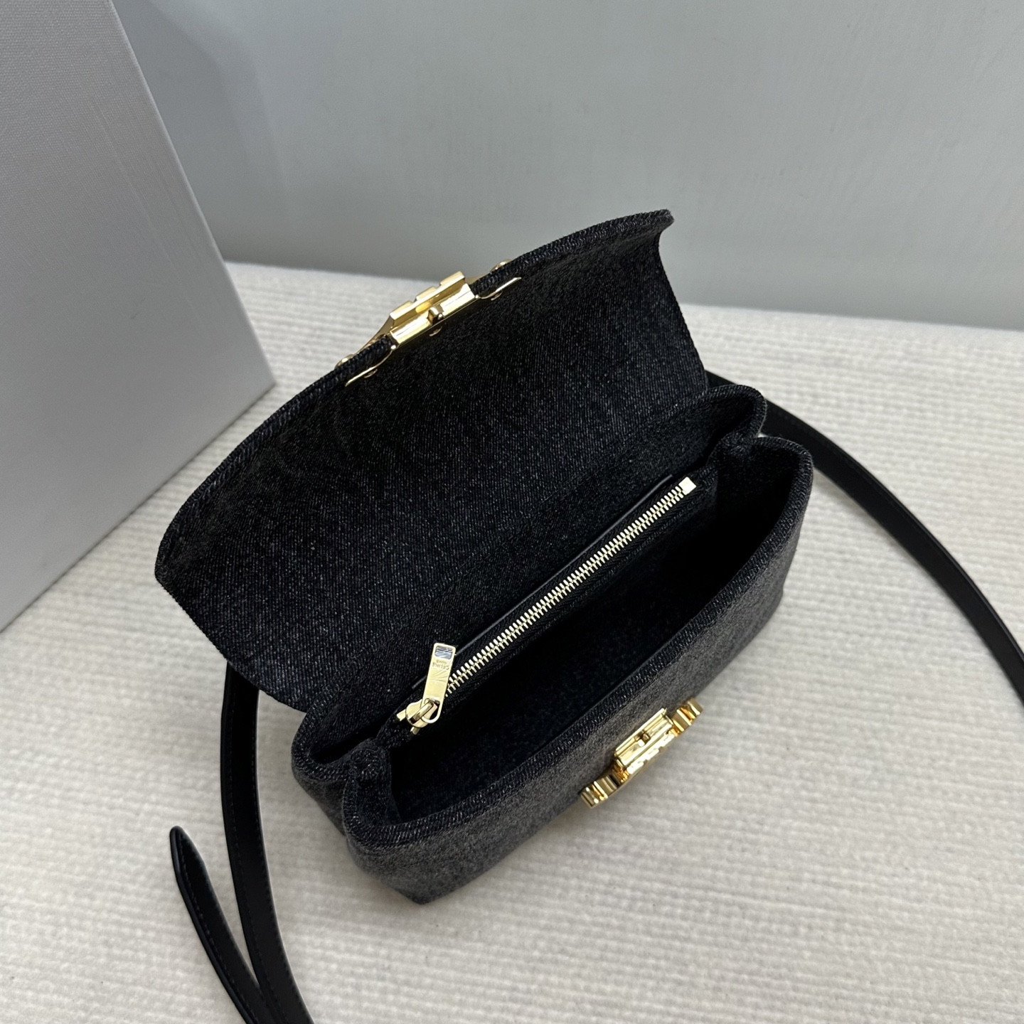 ce1i*e teen nino bag in De*1m 20.5x13x8cm