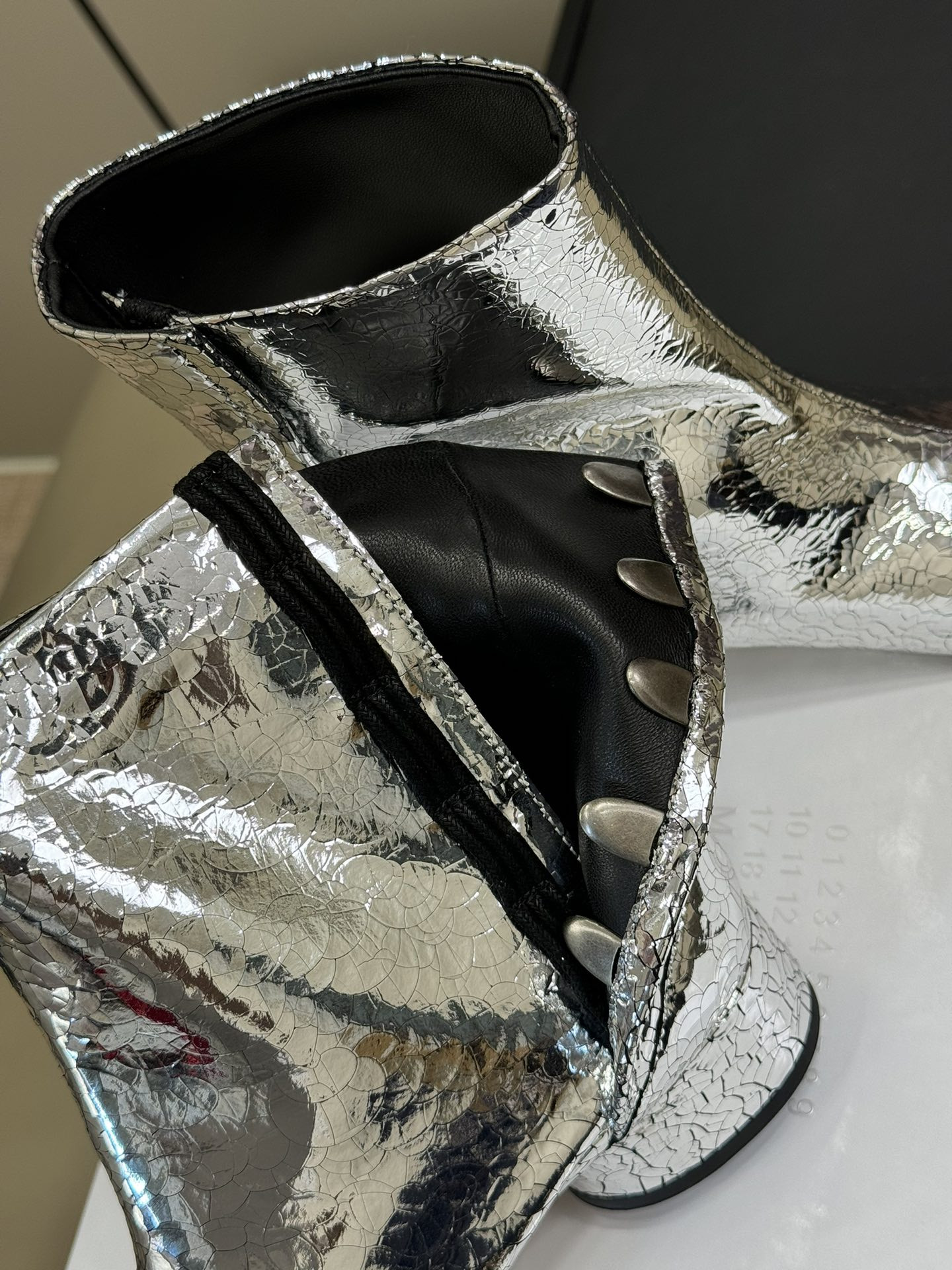 UA Ma1s0n Marg*e1a Tabi Mirror Boots