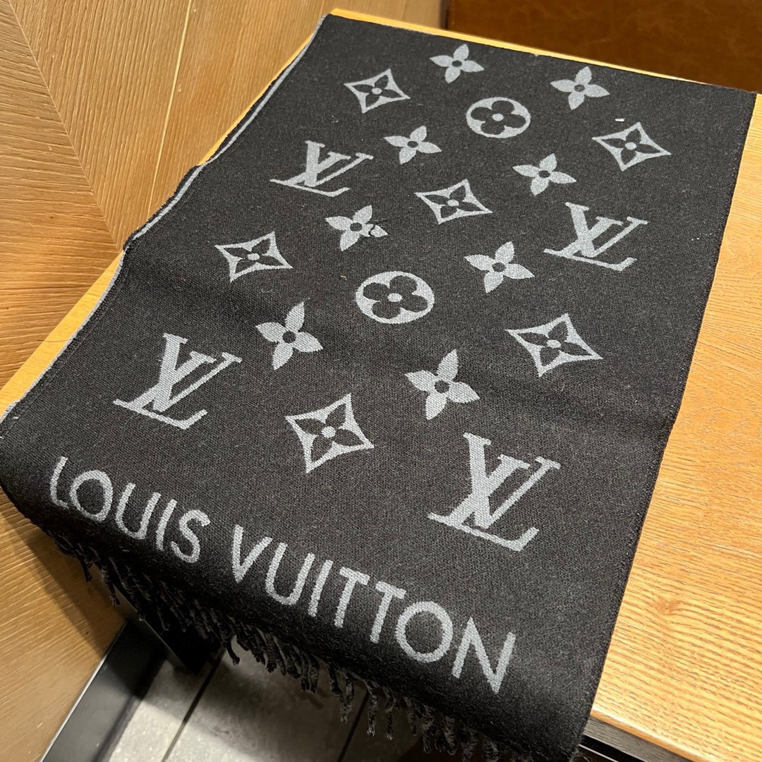 l0vis Vvtt0n monogram scarf 34x186cm 100% wool tassel trim