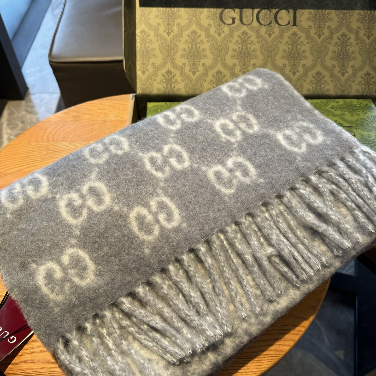 Gvc*1 gradient-colored scarf 200x37cm
