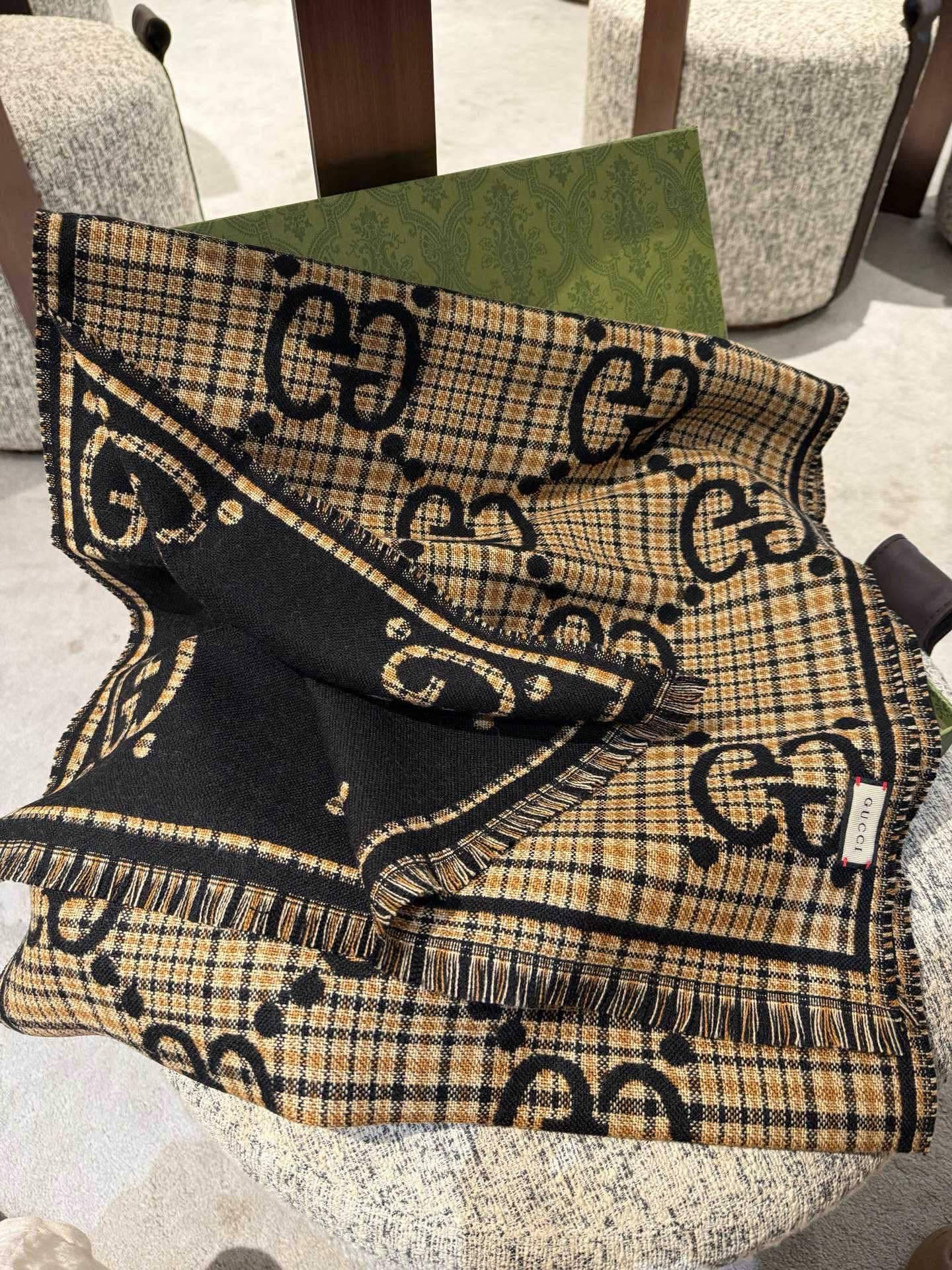 Gvc*1 scarf 47x180cm