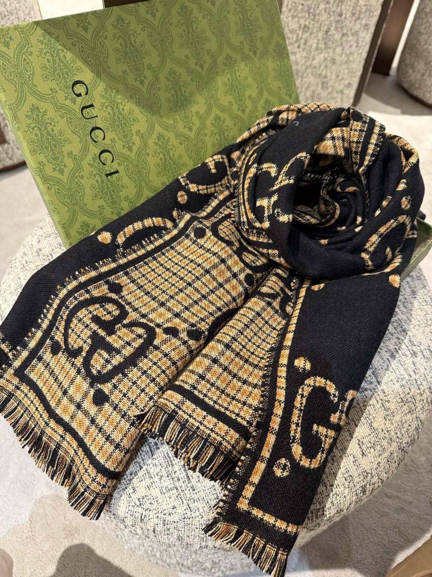 Gvc*1 scarf 47x180cm