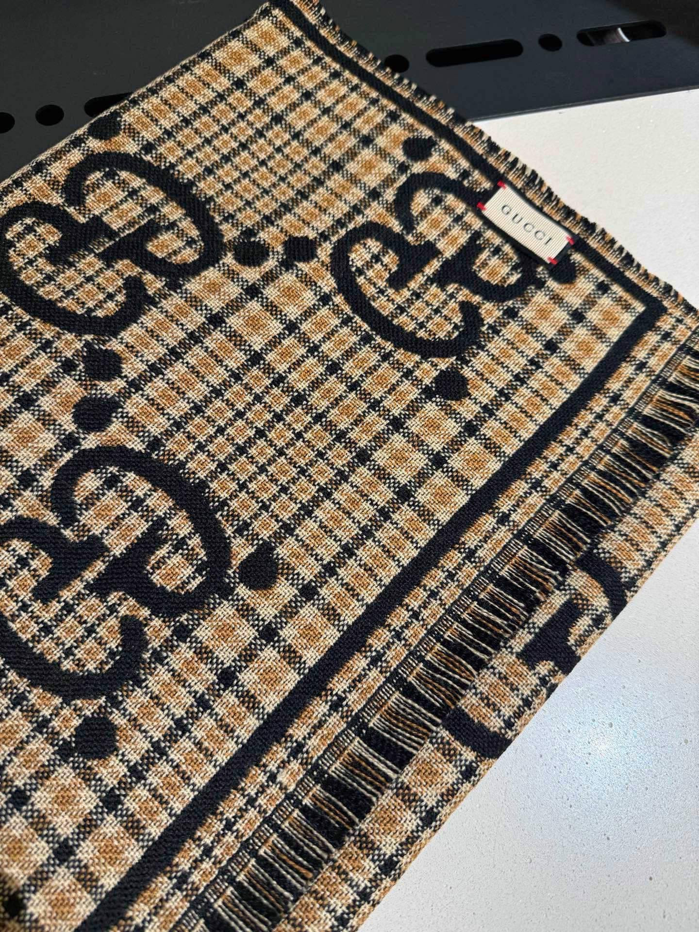 Gvc*1 scarf 47x180cm