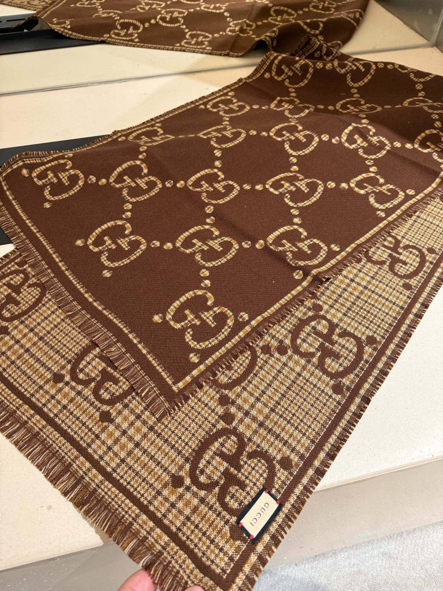 Gvc*1 scarf 47x180cm
