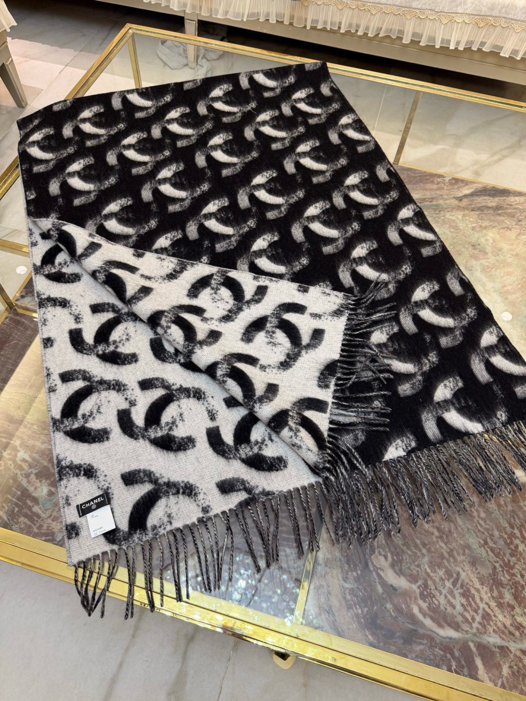 Ch**el scarf 65x210cm 100% cashmere