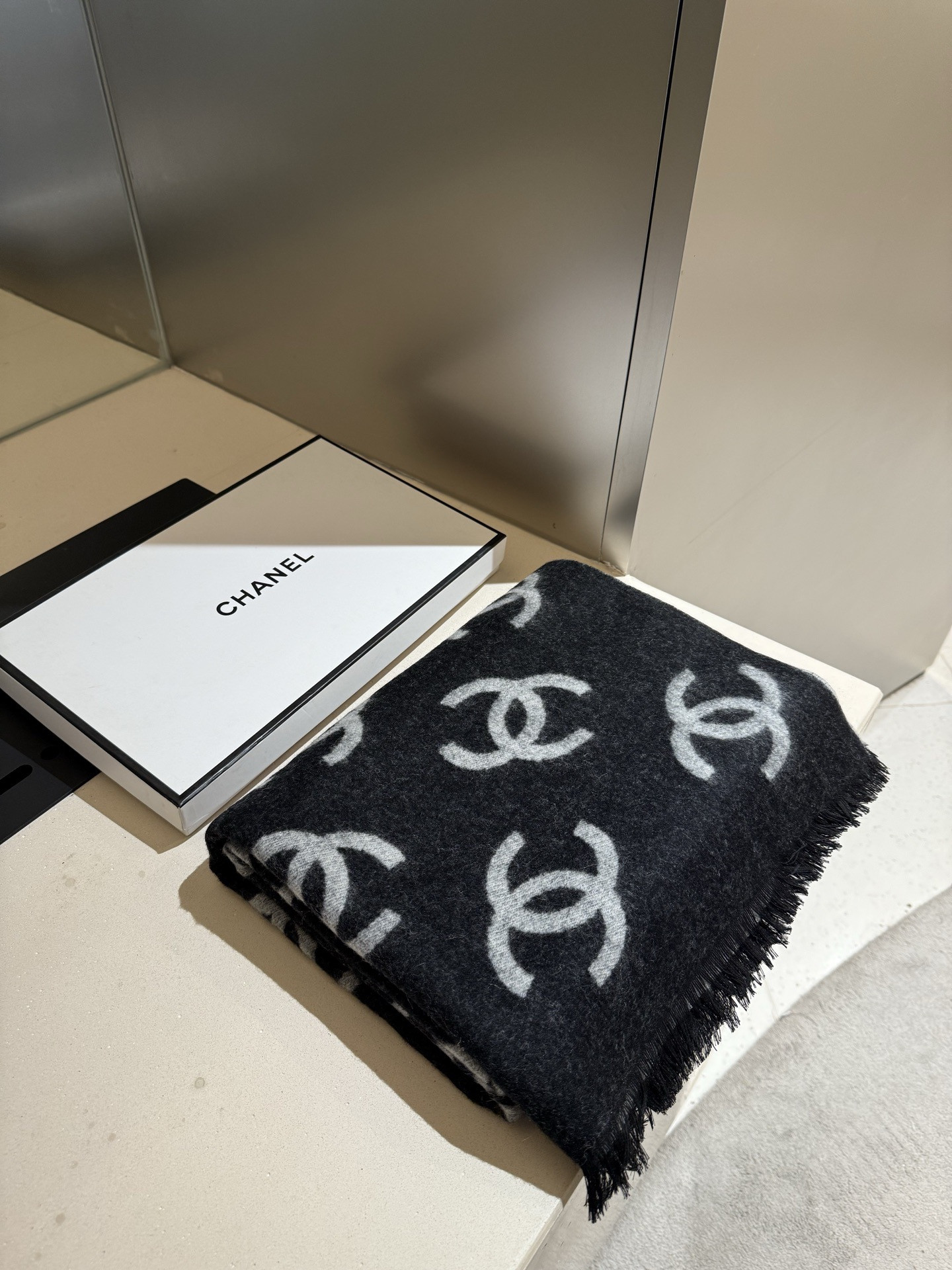 Ch**el scarf 70x205cm
