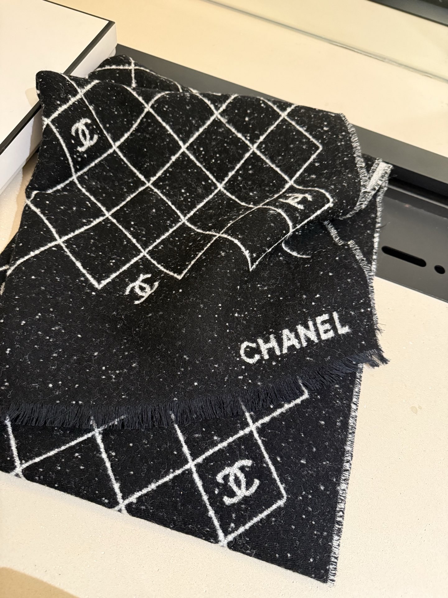 Ch**el scarf 70x195cm
