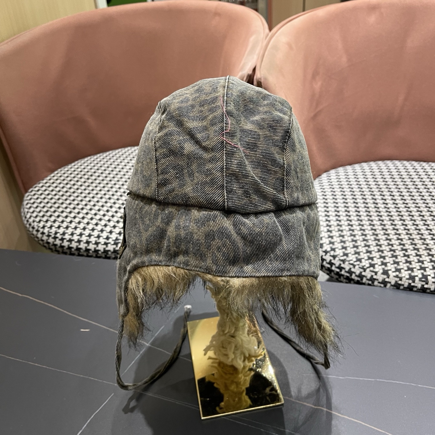 l0vis Vvtt0n trapper hat
