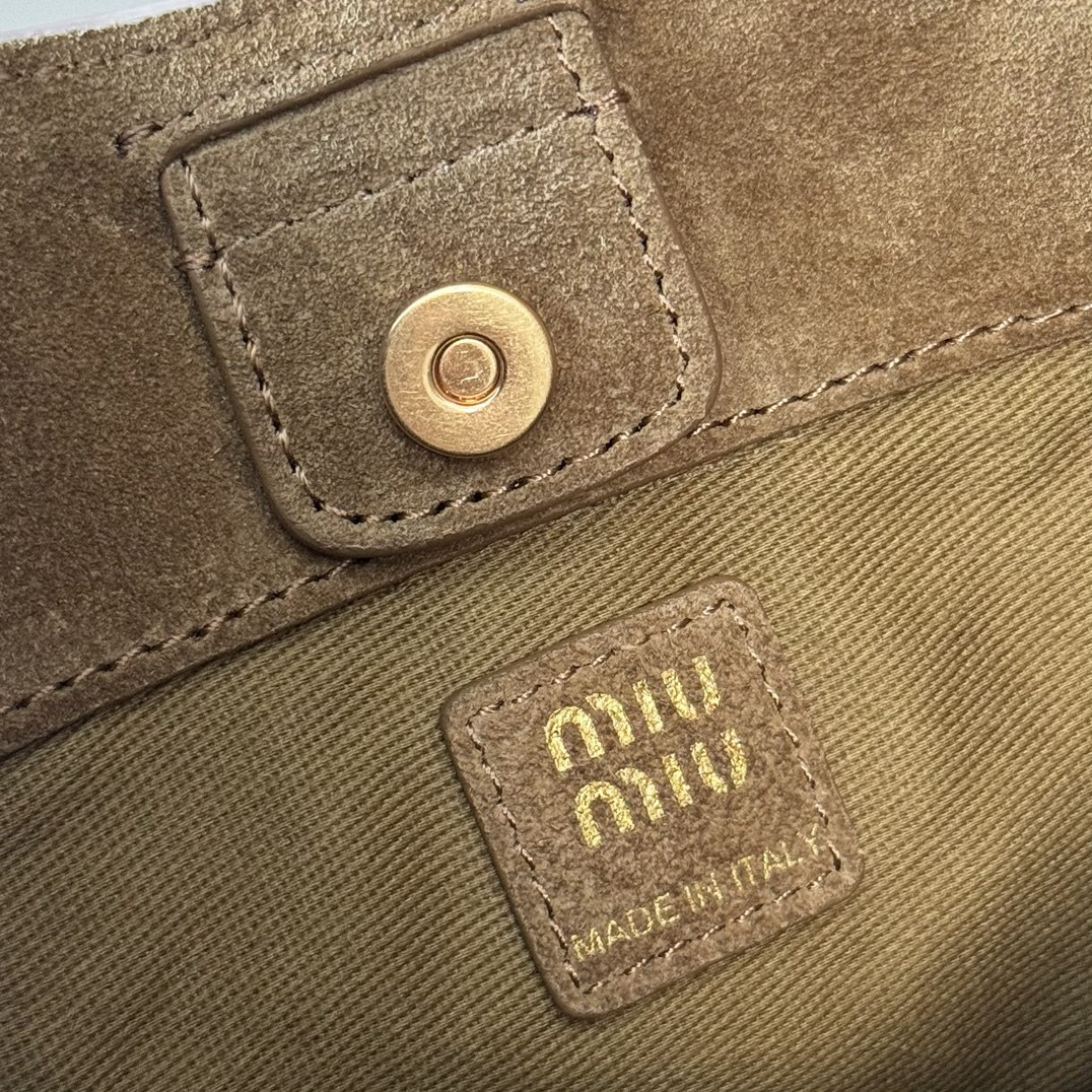 M1v M1v leather bucket bag 18x16x7cm