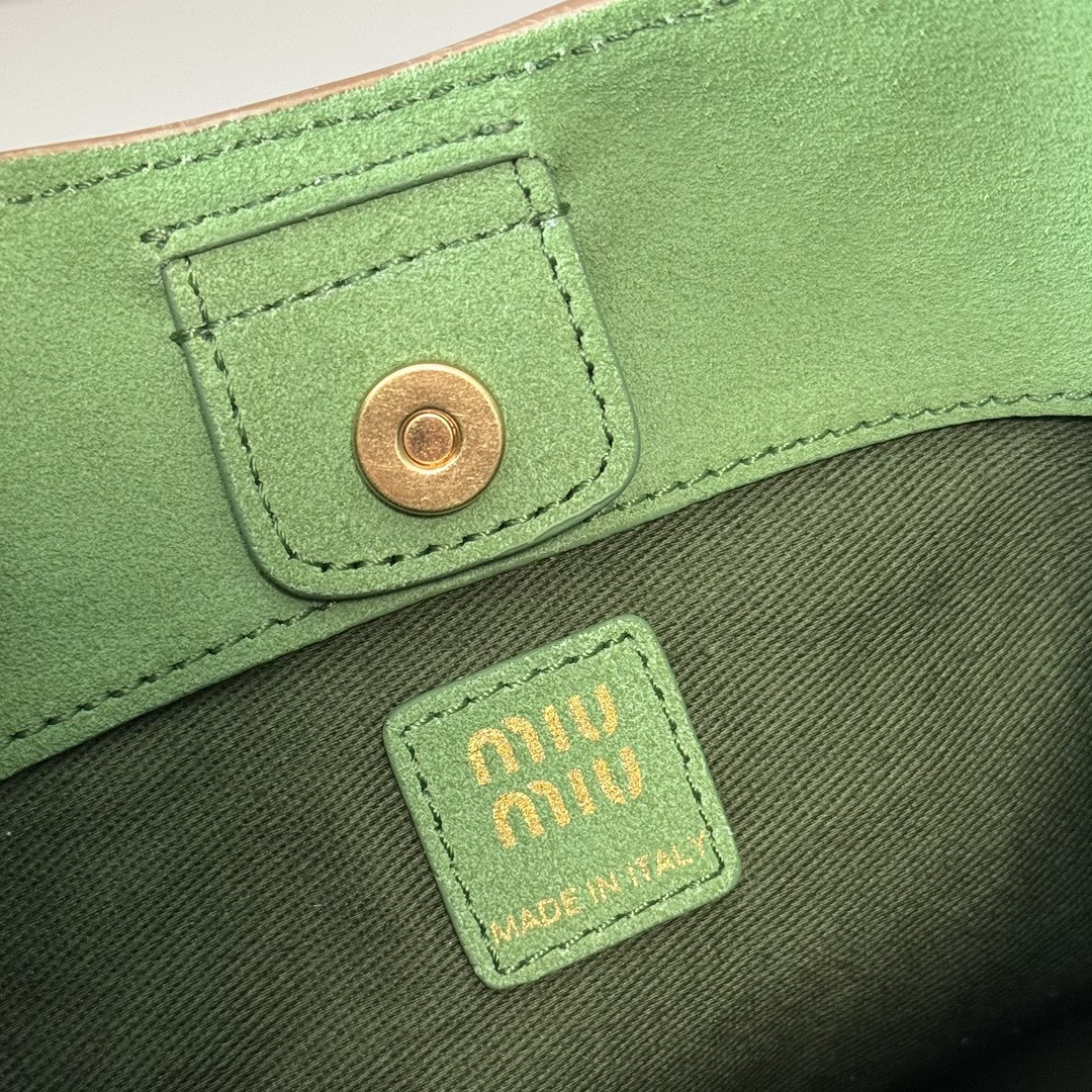 M1v M1v leather bucket bag 18x16x7cm