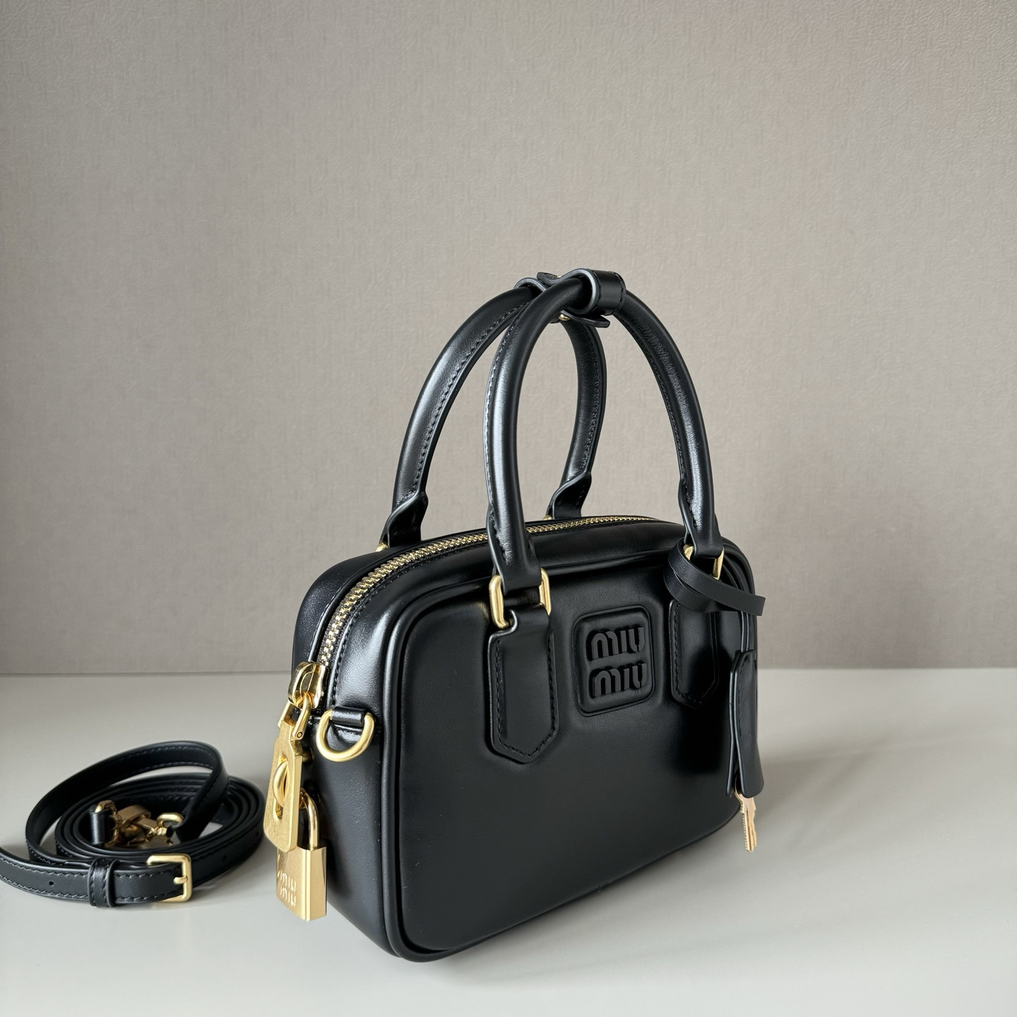 M1v M1v arcadie leather bag 13x19x6cm