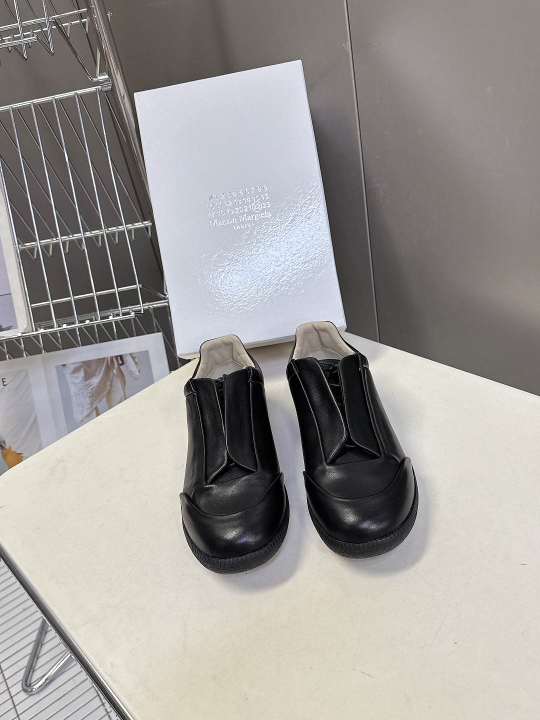 ua ma1s0n Marg*e1a future sneaker